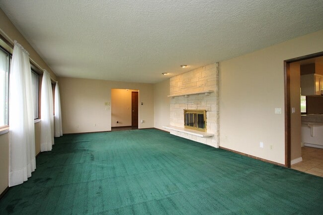 Building Photo - 2727 SE 58th Ave