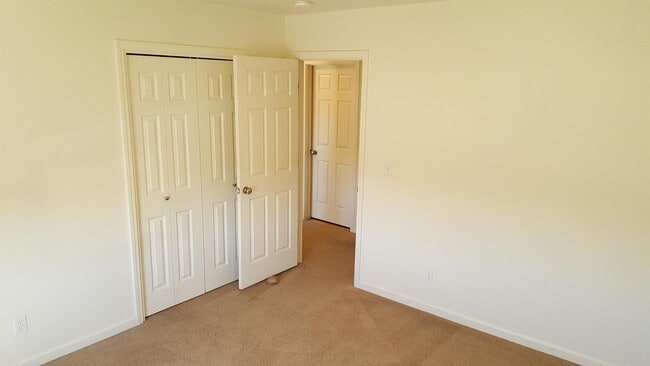 Building Photo - 400 Par Ave