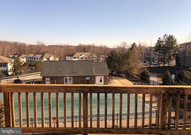 Building Photo - 2925 Rotterdam Loop