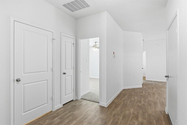 Building Photo - 298 Denali Dr