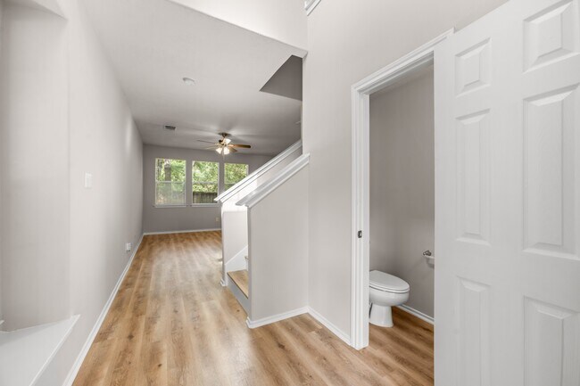 Building Photo - 211 N Burberry Park Cir