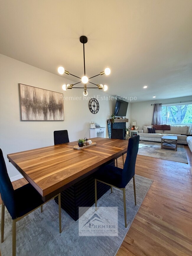 Building Photo - 1122 Pike Dr