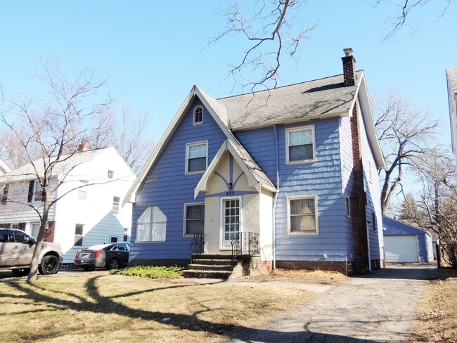 Primary Photo - 4 Bed - 1 Bath Colonial for Rent in Clevel...