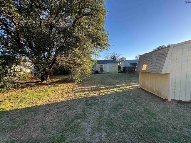 Building Photo - 1612 Hursh Ave