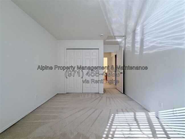Building Photo - 4143 NW Meisner Dr
