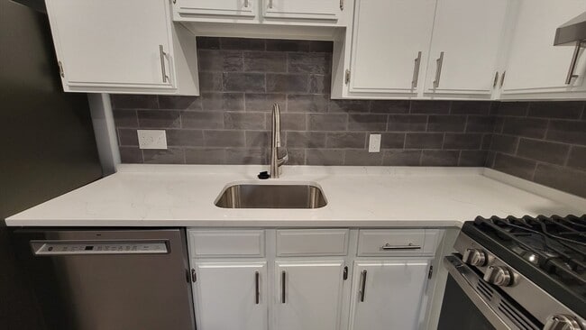 Building Photo - 70 Farrwood Ave