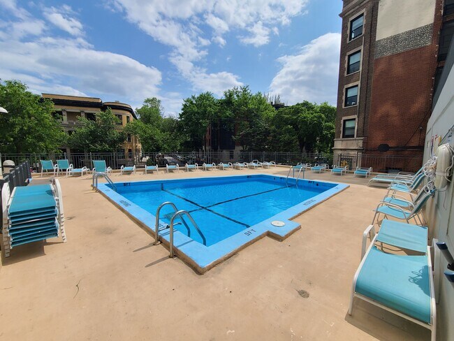 Private Pool 1 - 444 W Fullerton Pky