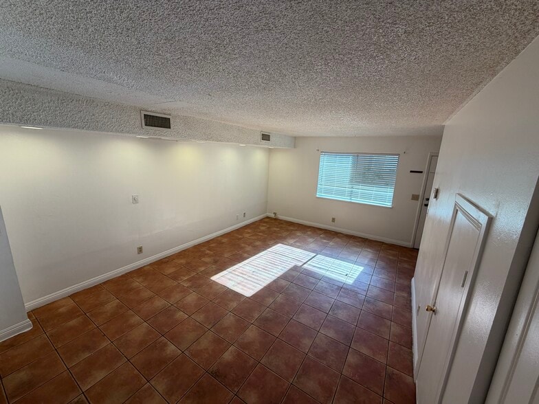 Building Photo - 6021 Vegas Dr