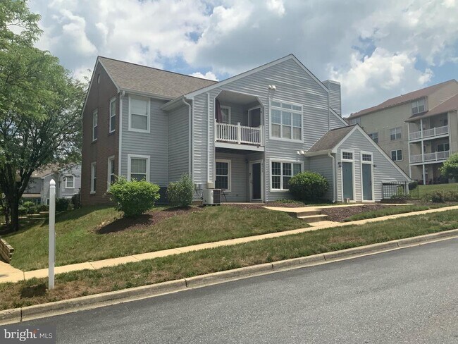 Building Photo - 8750 Cumbria Ct