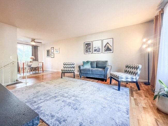 Building Photo - 4Bd/1.5Ba Seattle House
