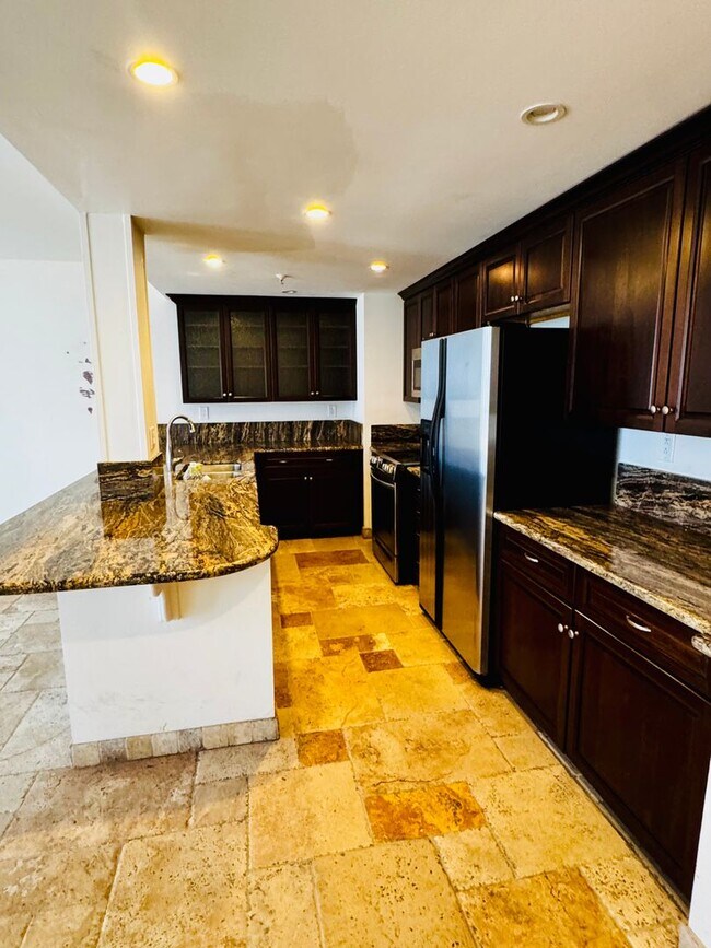 Building Photo - Oceanview 1 Bedroom with Beach Access for ...