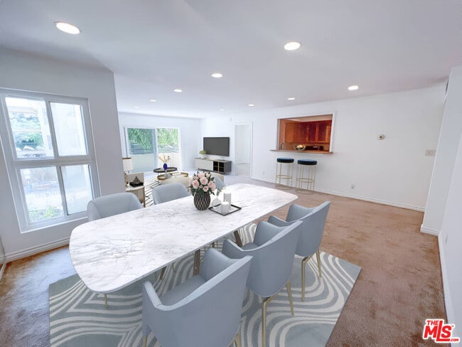 Building Photo - 6752 Hillpark Dr