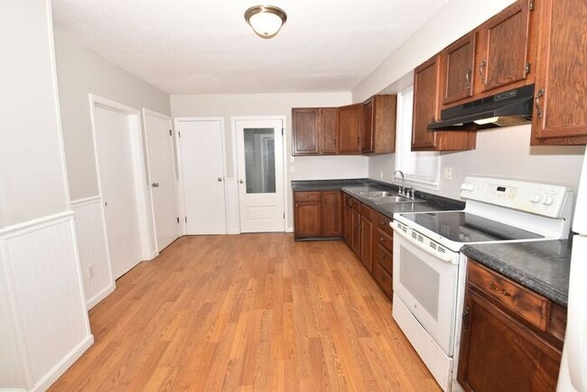 Building Photo - River Park Charming 3 bedroom Single Family Home