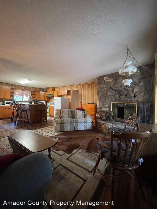 Building Photo - 3 br, 2 bath House - 16770 Doolittle Ln