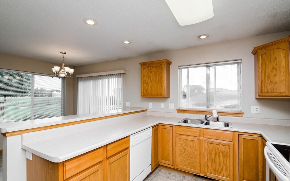 Building Photo - 534 Sicily Ct