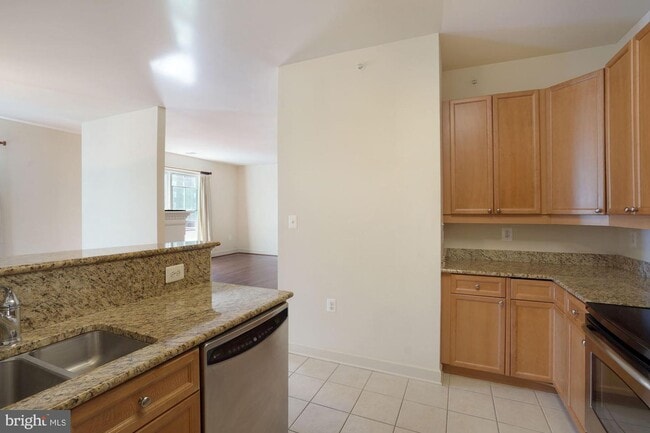 Building Photo - 525 Belmont Bay Dr