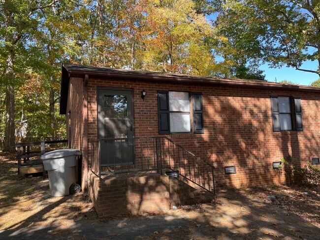 Building Photo - 352