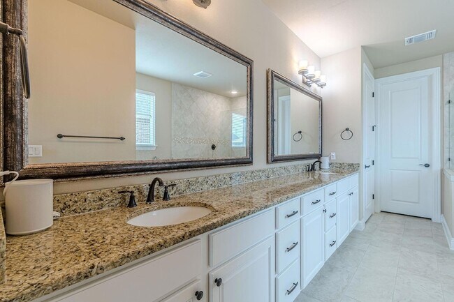 Building Photo - 115 Laughing Pear Cv