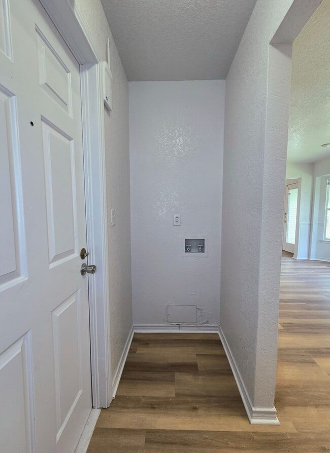 Building Photo - NEW FLOORS! 3bd/2ba in Killeen Tx