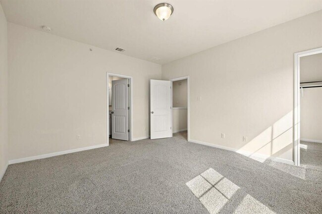 Building Photo - 7220 Wyoming Springs Dr