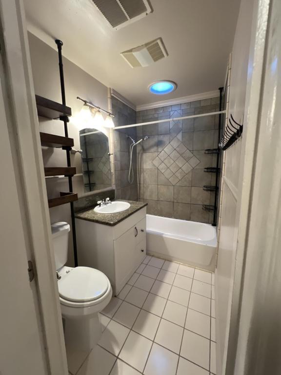 Building Photo - 13237 E Ave W