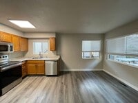 Building Photo - Remodeled 2 bed 1 bath close to Mid Town