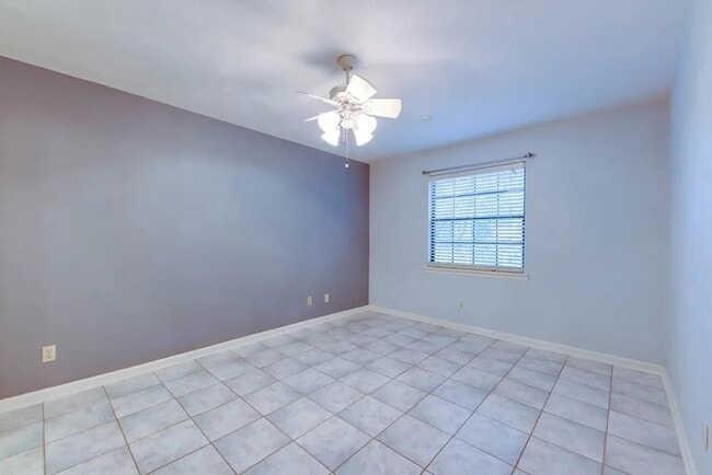Building Photo - 2303 La Rue Ct