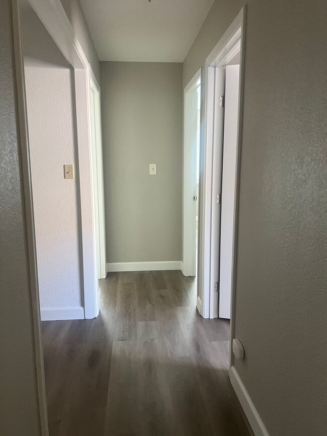 Building Photo - 3bd Duplex