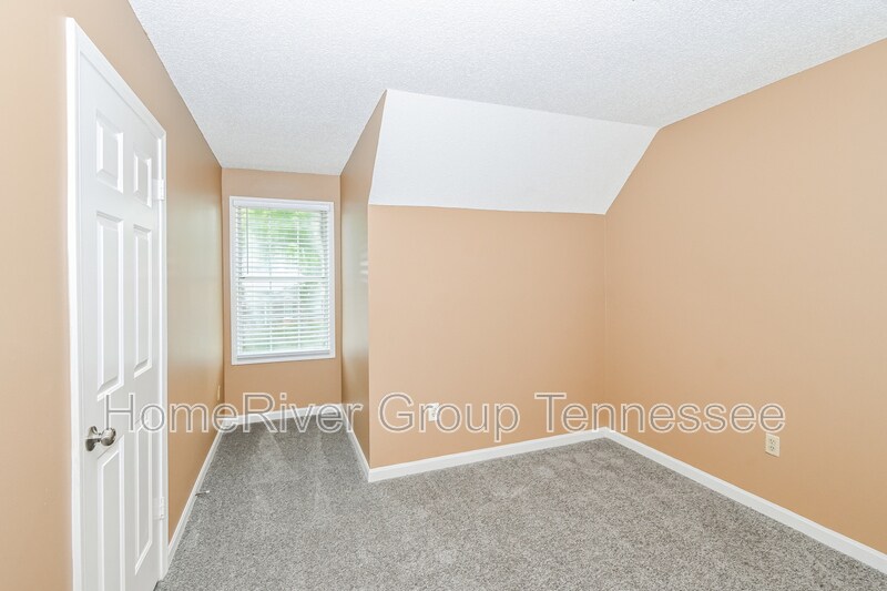 Building Photo - 7391 Hollorn Ln