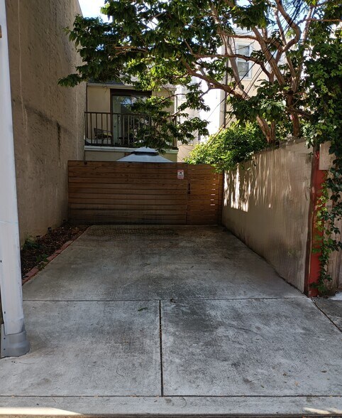 Building Photo - 2307 Fairmount Ave