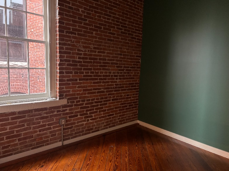 Building Photo - 415 N Prince St