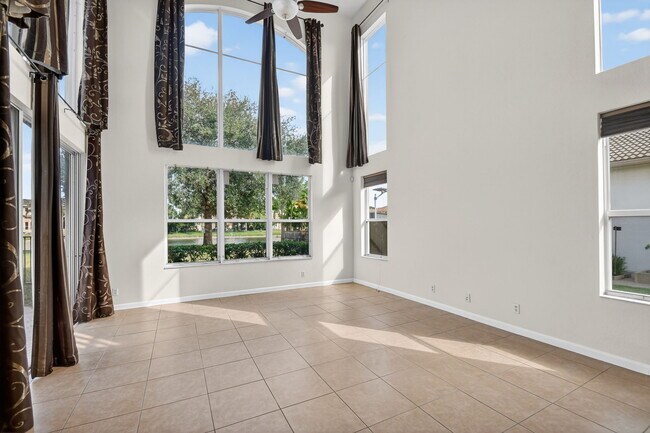 Building Photo - 6068 Pond Bluff Ct