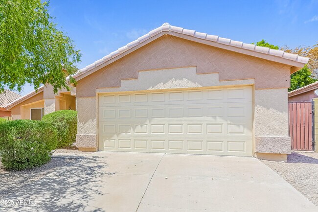 Building Photo - 10736 E El Moro Ave