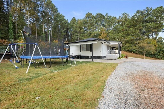 Building Photo - 404 Springlake Rd