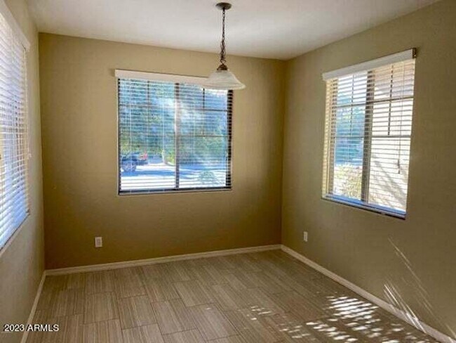 Building Photo - Single Level 4 bedroom, 2 bath home available in Skyline Ranch