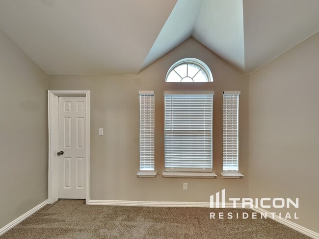 Building Photo - 131 Lake Trail Dr