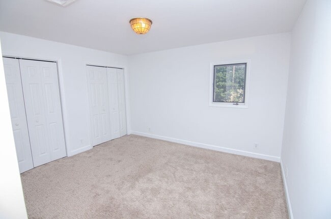 Building Photo - Quaint East Nashville Town Home