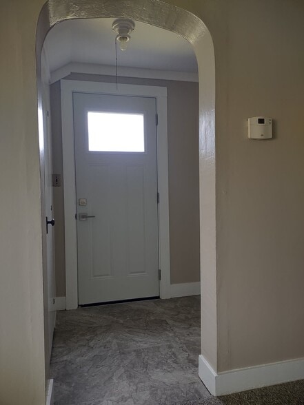 front entry - 8563 Crane Creek Rd