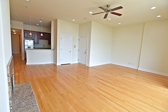 Building Photo - 5140 N Clark St