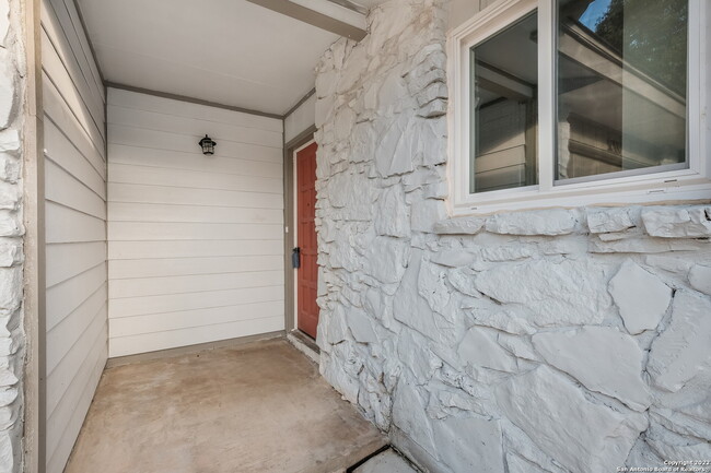 Building Photo - 12202 Valley Oak