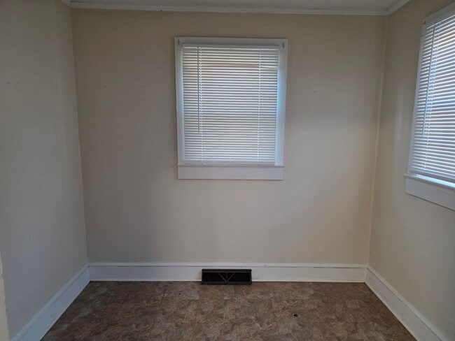 Building Photo - Charming 2 Bedroom, 1 Bath Home in Peaceful Siloam Setting