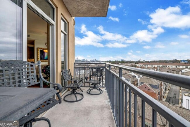 Building Photo - 711 Cosmopolitan Dr NE