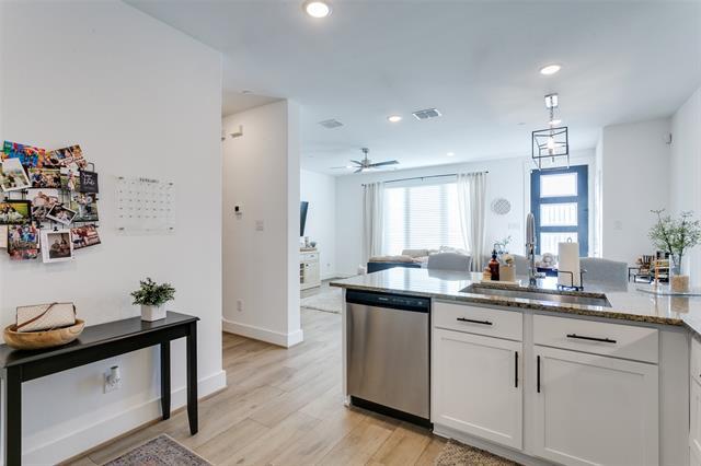 Building Photo - 7605 Reis Ln