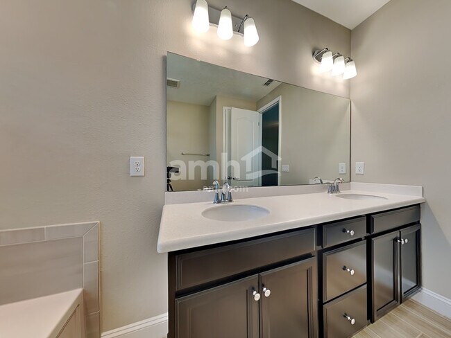 Building Photo - 82 Cobalt Ln