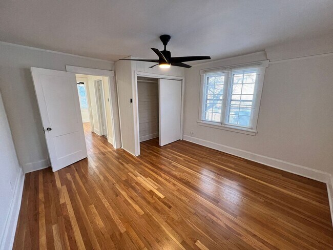 Building Photo - 3-Bedroom Home with Bonus Library/Office Near Local Attractions!