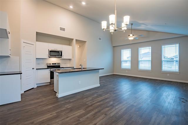 Building Photo - 741 Wheatfield Dr