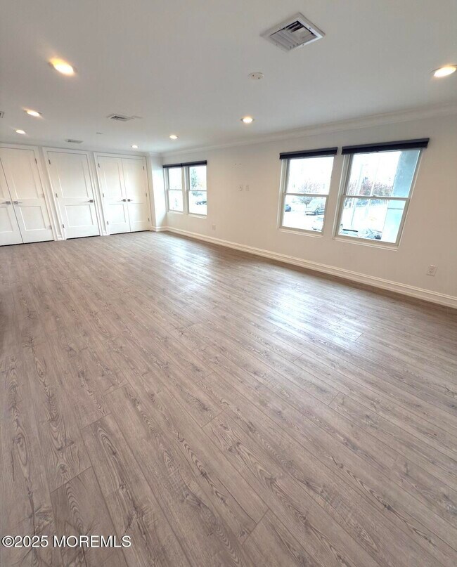 Building Photo - 139 Brighton Ave