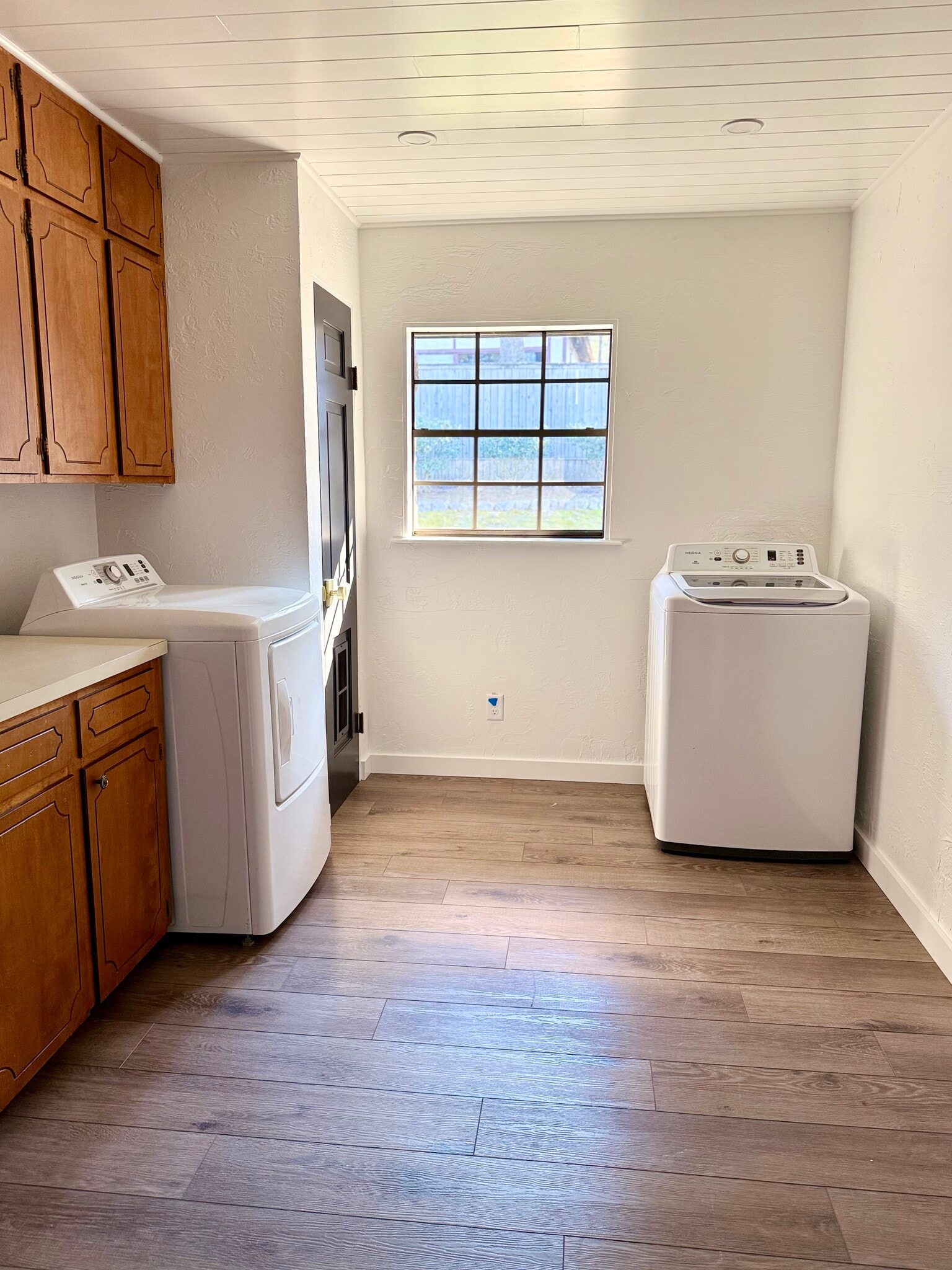 Building Photo - 5901 Star Ln