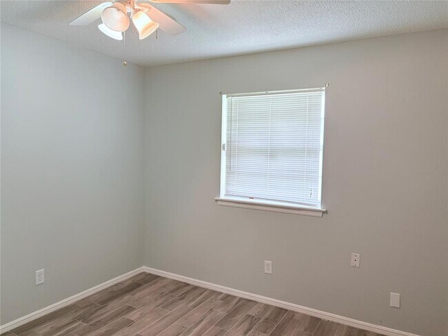 Building Photo - 625 SW 68th St