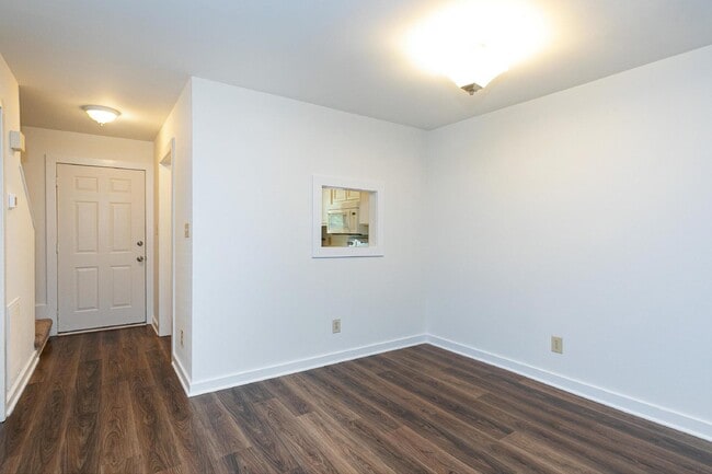Building Photo - 5541 Kaplan Dr